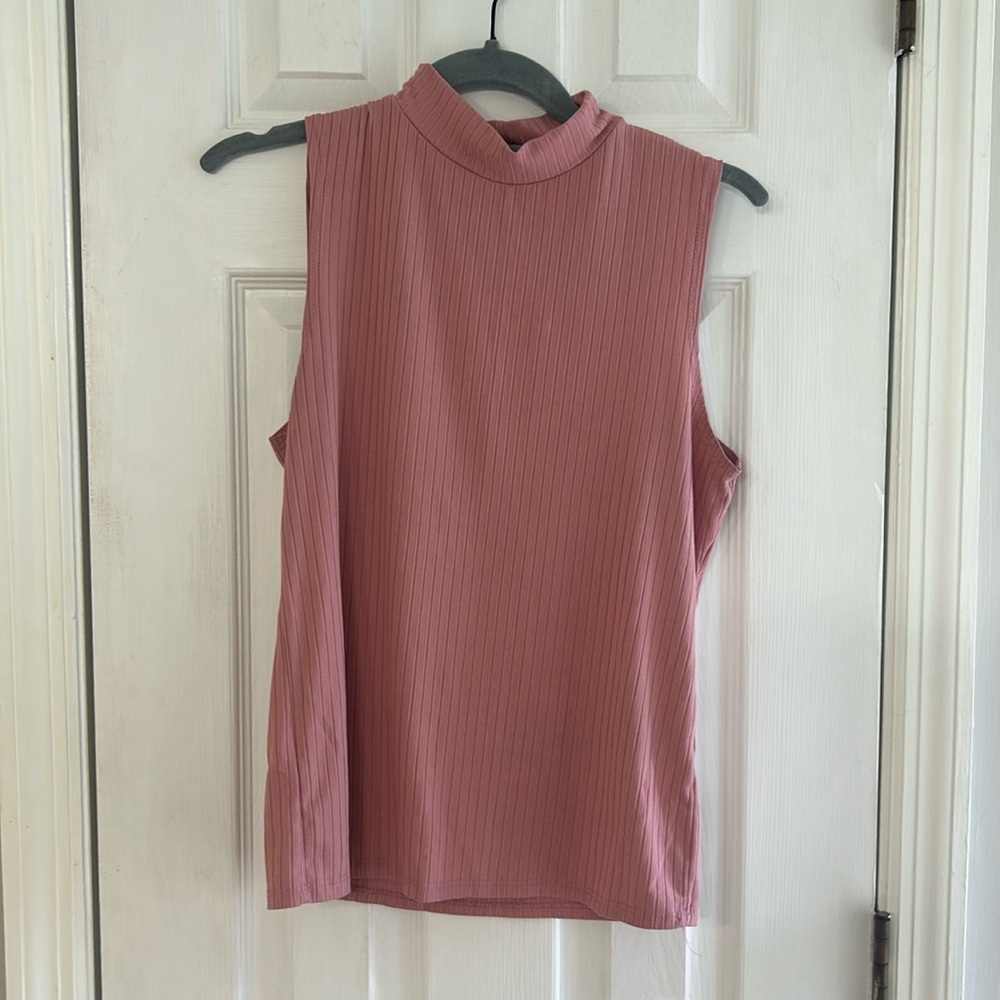 Pink sleeves shirt
